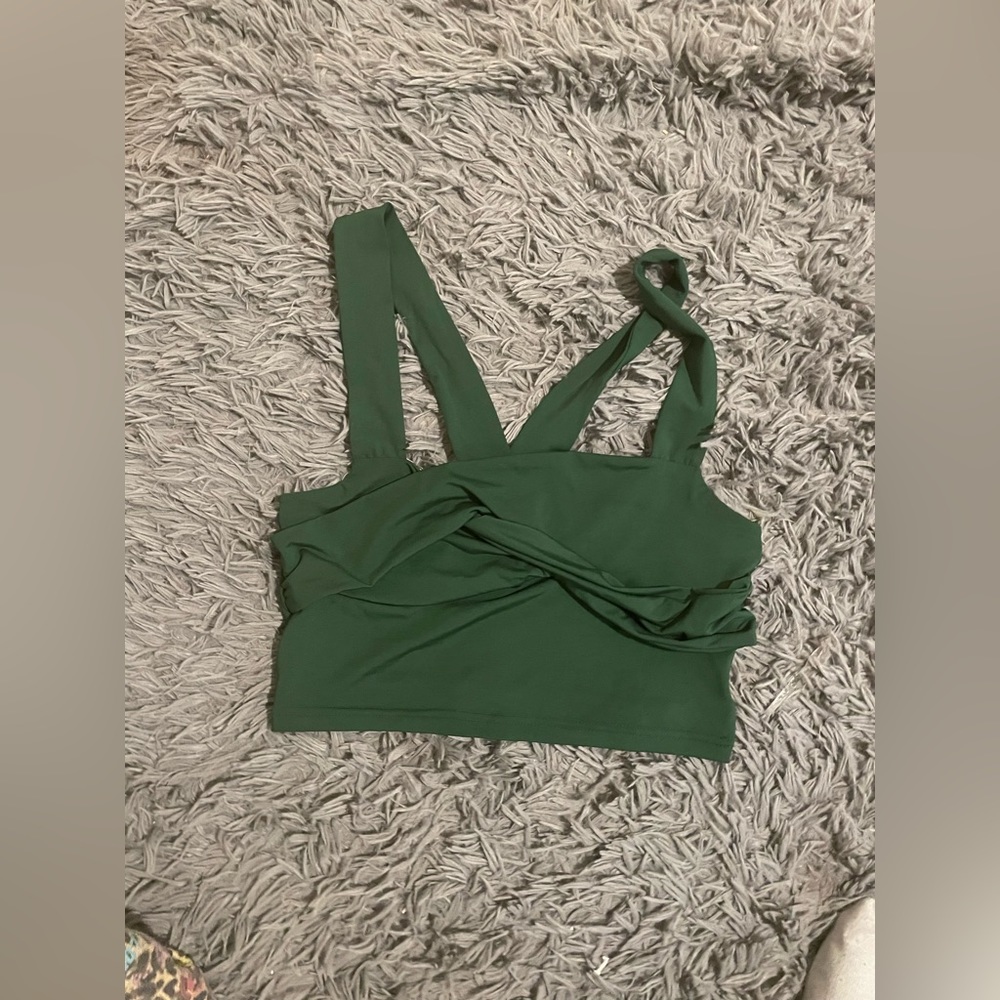 Green cropped tank top